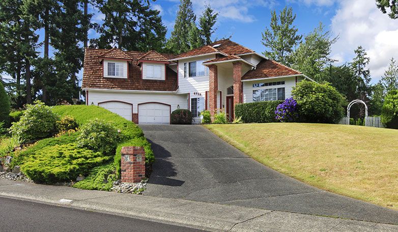 The problem of a damaged asphalt driveway