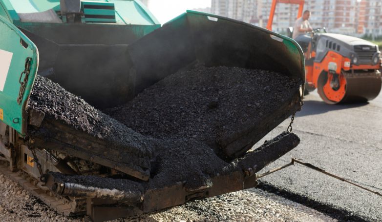 Recycled asphalt still retains its properties after being used in the construction of a road